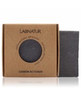 El Jabón Natural Carbón Activado Labnatur Premium está elaborado artesanalmente en frío y con ingredientes naturales. El carbón