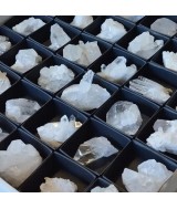 Drusa de Cristal de Roca en caja de 4x4cm.
Tamaño de las piezas: 3-4 cm aprox.