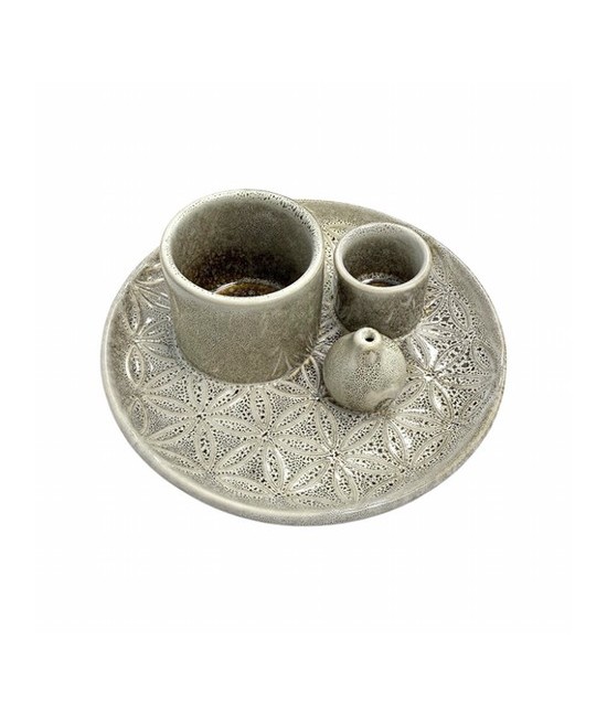 Usos: Palo santo, atado de salvia, conos de incienso, barritas de incienso y bombitas.


Diámetro: 13 cm


Altura: 4,8 cm
