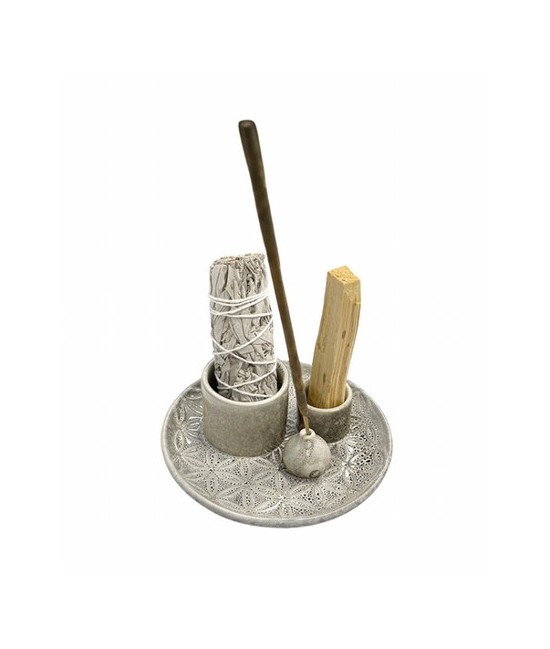 Usos: Palo santo, atado de salvia, conos de incienso, barritas de incienso y bombitas.


Diámetro: 13 cm


Altura: 4,8 cm