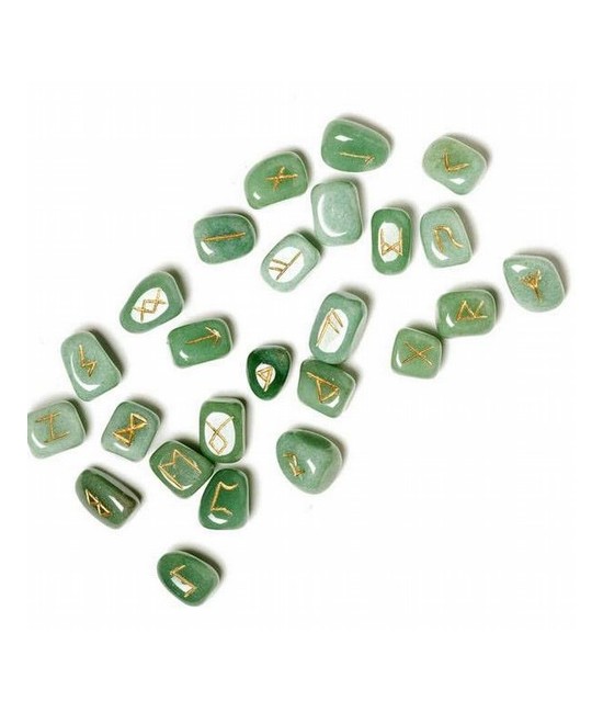  24 rodados de aventurina verde con los símbolos de las runas grabados en dorado.