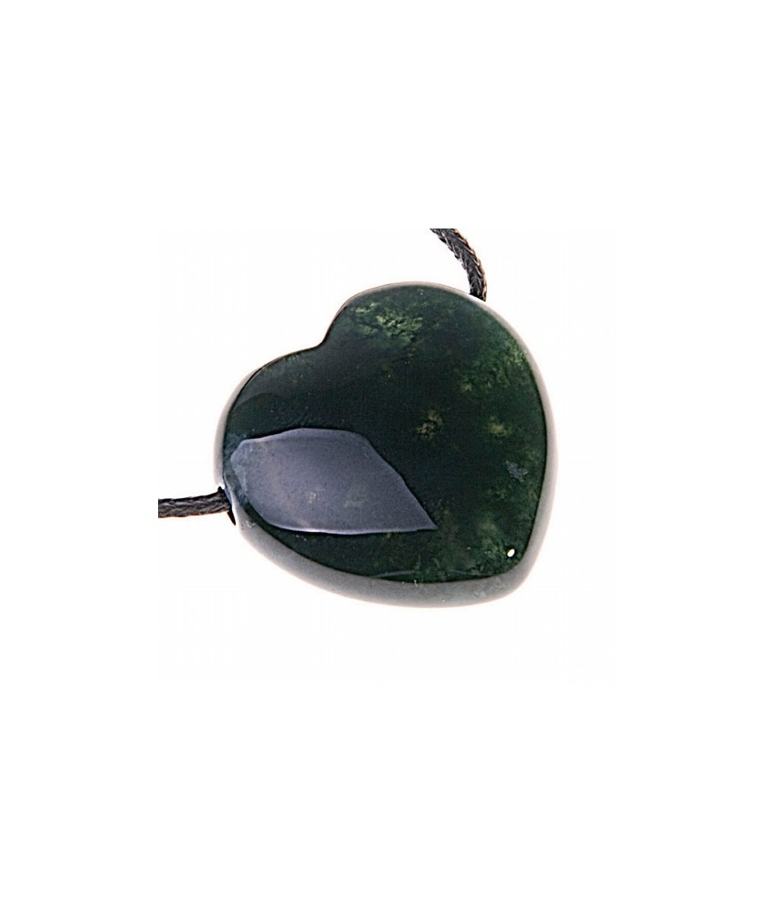 Colgante Corazón de Ágata Musgo perforado, con Hilo encerado de cuero.
Medidas: 30x30x7 mm.