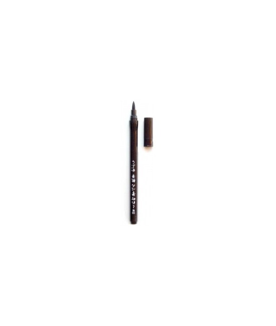 CÓDIGO: FD004
Bolígrafo con punta de pincel caligráfico, relleno de tinta.
Made in : Japan
300 años de experiencia en bolígr