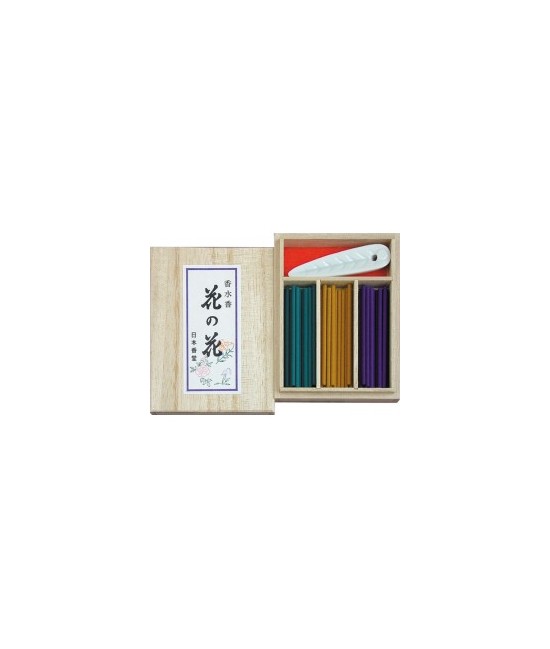 Cantidad : 60 barritas
Duración : 20 minutos
Made in : Japan
Fragancia : Violeta, lirio de los valles y rosa
Creado en 1905