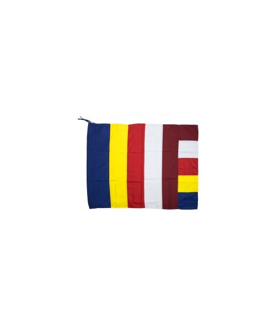 60 x 80 cm. Algodón 100%
Made in : Nepal
La bandera budista es un símbolo de fe y de paz.
Fue diseñada en 1885 en Colombo, S
